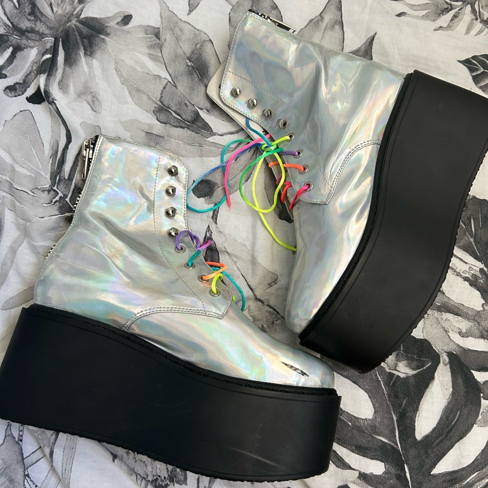 UNIF / GAMMARAY PLATFORM BOOT WITH RAINBOW LACES 🌈 / size 9 WOMEN’S - Picture 2 of 7